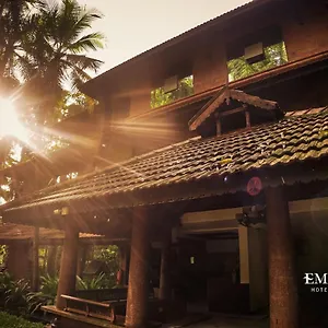 Emarald Resort